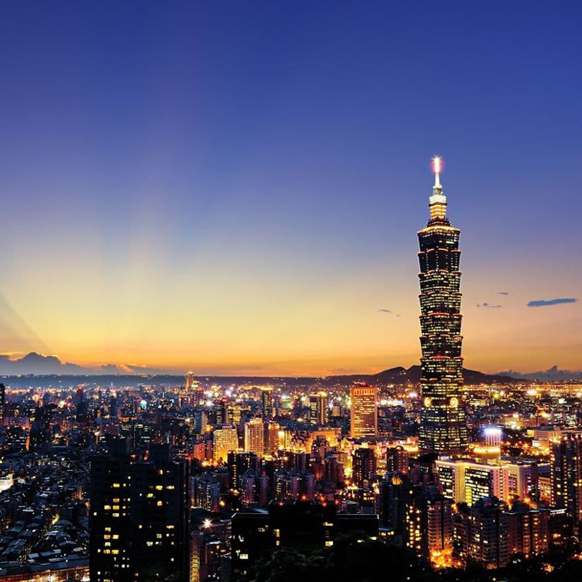Vé 4 Tiếng Hop On Hop Off Đài Bắc (Taipei Double Decker Bus)