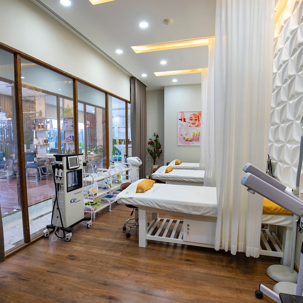 Combo Chăm Sóc Trị Liệu Da Mụn + Massage Đầu Cổ Vai Tại L’amie Spa