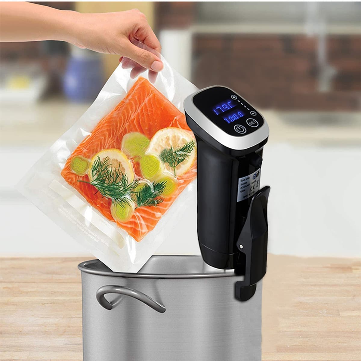 Máy nấu chậm sous vide IPX7 công nghệ chống thấm với màn hình LED và ổ cắm chuẩn châu Âu