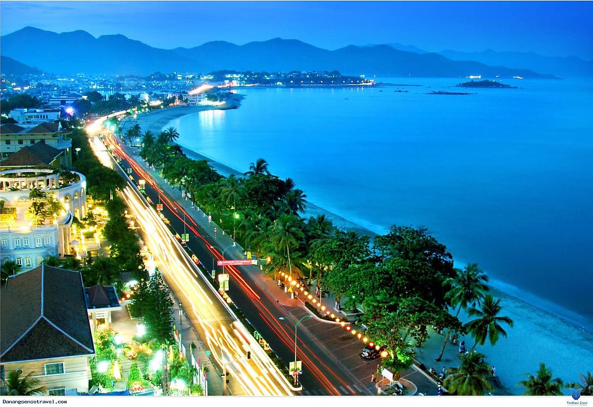 TOUR ĐÀ NẴNG  - HỘI AN - BÀ NÀ - HUẾ - XUÔI DÒNG MẮT BIẾC 4N3D [TPHCM] [ĐỘC ĐÁO MỚI LẠ] [DATVIETRAVEL]