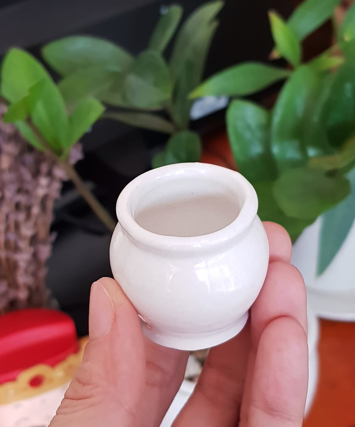 Chum vàng may mắn (gồm 01 hủ sứ + 10 thỏi vàng 1.5cm + 7 hạt gốm mèo)