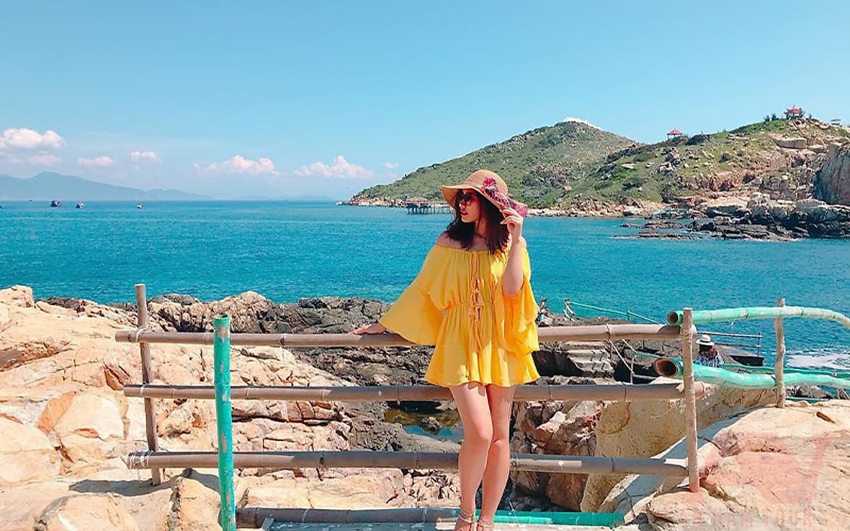 NHA TRANG: Tour Đảo Yến Hòn Nội | Khám Phá Con Đường Nổi Trên Biển Tuyệt Đẹp | Tour Trọn Gói Bao Gồm Tàu Ra Đảo + Hướng Dẫn Viên + Vé Tham Quan + Ăn Sáng Trên Tàu + Ăn Trưa Trên Đảo