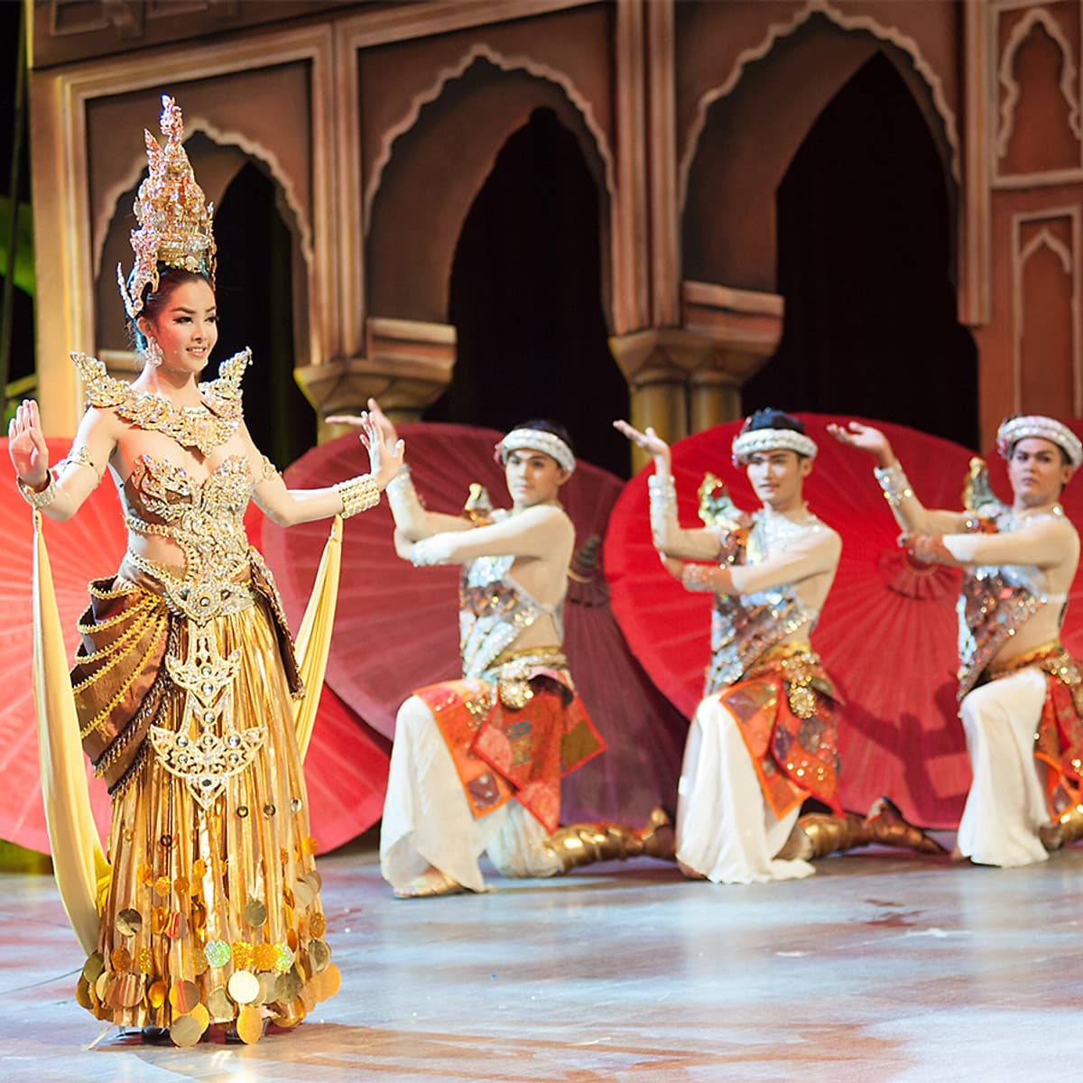 Vé Xem Colosseum Show Ở Pattaya, Thái Lan - Ghế Deluxe