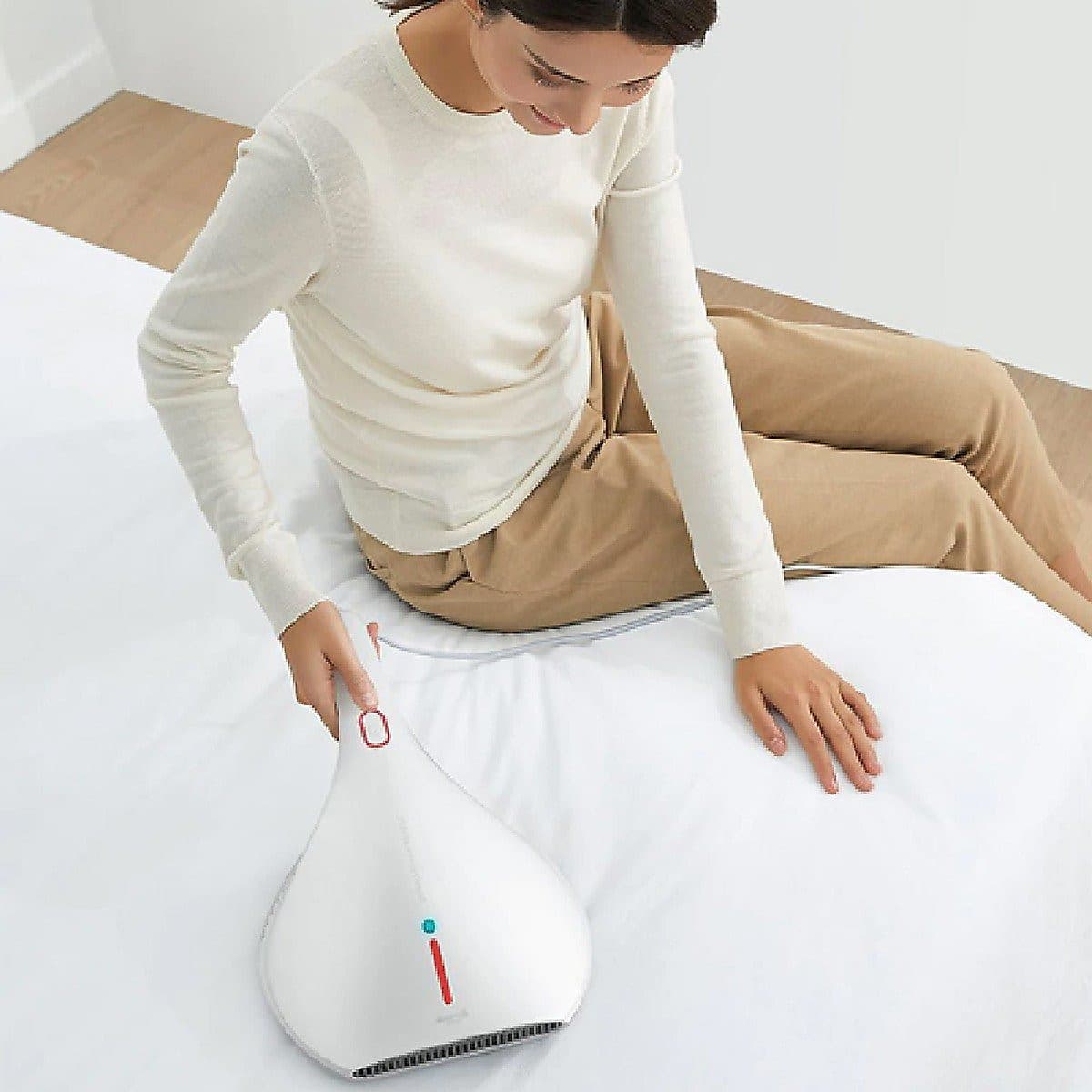 Máy Hút Bụi Khử Khuẩn Vệ Sinh Giường Đệm - Loại Cầm Tay Cao Cấp - Tiệt Trùng Bằng Tia UV - Đảm Bảo Sức Khỏe Cho Cả Gia Đình - Hàng Cao Cấp, Chính Hãng - Màu Ngẫu Nhiên