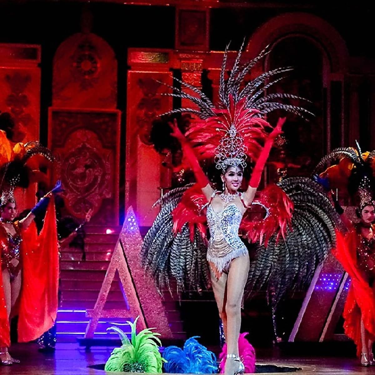 Vé show Alcazar Cabaret ở Pattaya - Ghế thường ( suất 17:00 - 18:10 giờ)