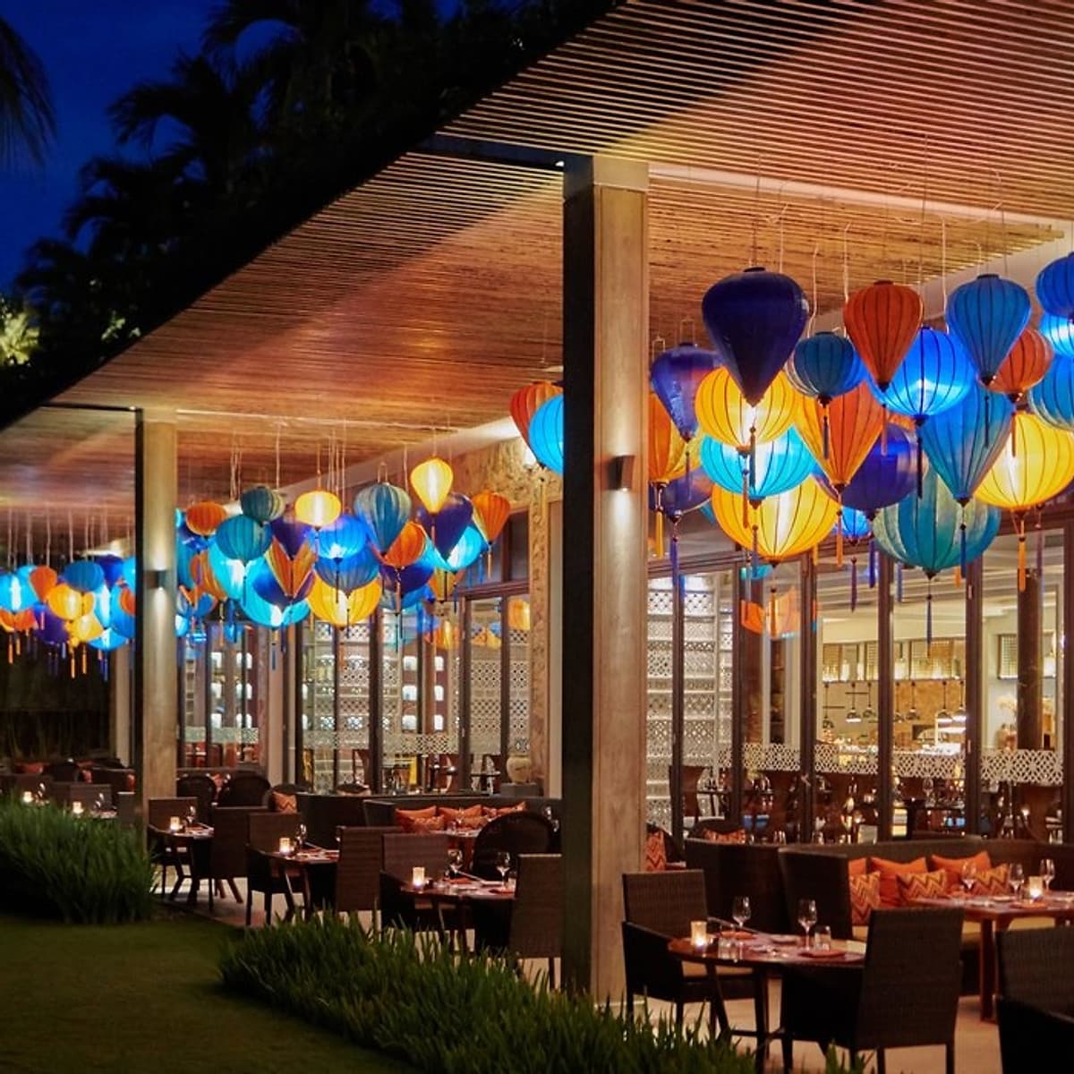 Gói 3N2Đ Salinda Resort 5* Phú Quốc - 02 Bữa Buffet Sáng, 01 Bữa Tối Sang Trọng, Xe Đón Tiễn Sân Bay, Hồ Bơi, Bãi Biển Riêng