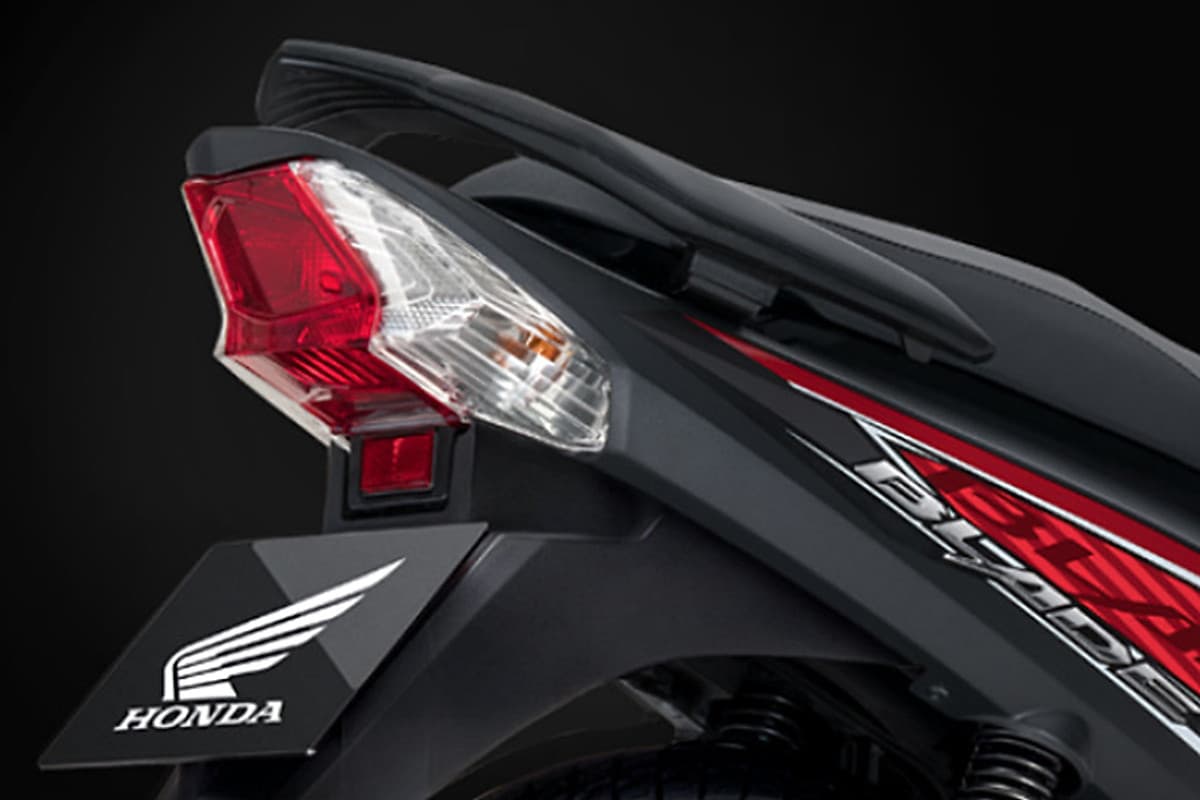 Xe Honda Blade 2019 - Phanh Cơ, Vành Nan Hoa 
