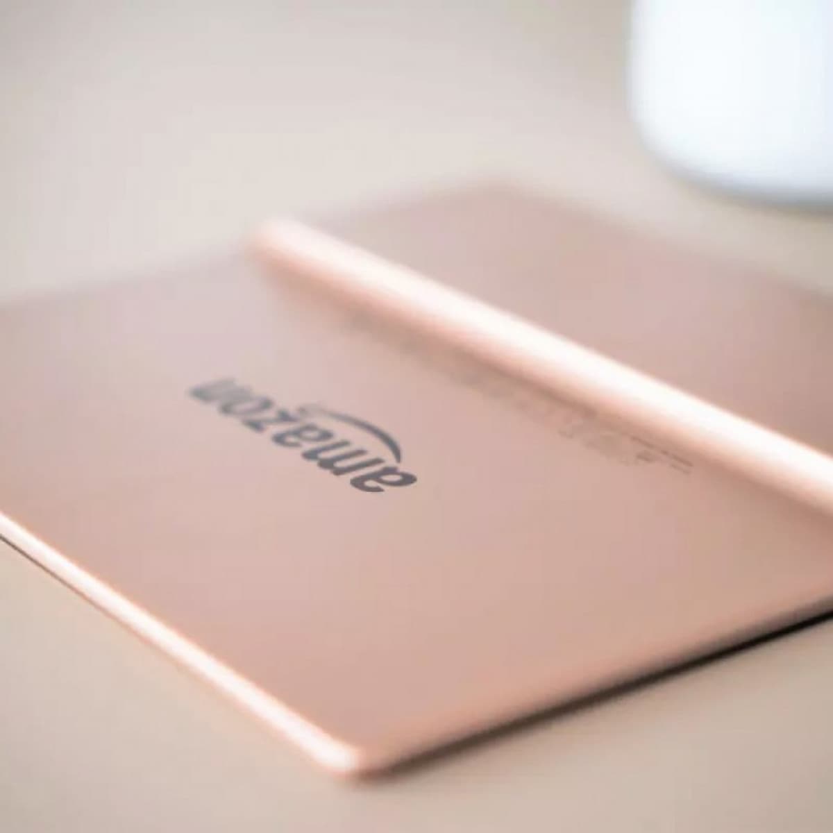 Máy đọc sách Amazon Kindle Oasis 2 - dung lượng 32gb - Chính hãng Amazon - Hàng nhập khẩu
