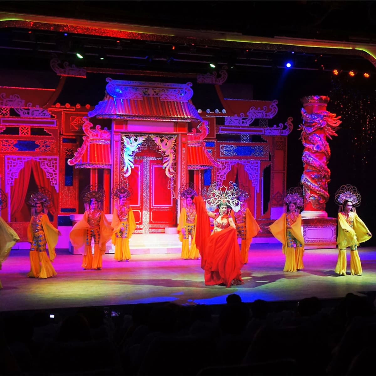 Vé Xem Show Miracle Cabaret Chiang Mai, Thái Lan - Ghế VIP