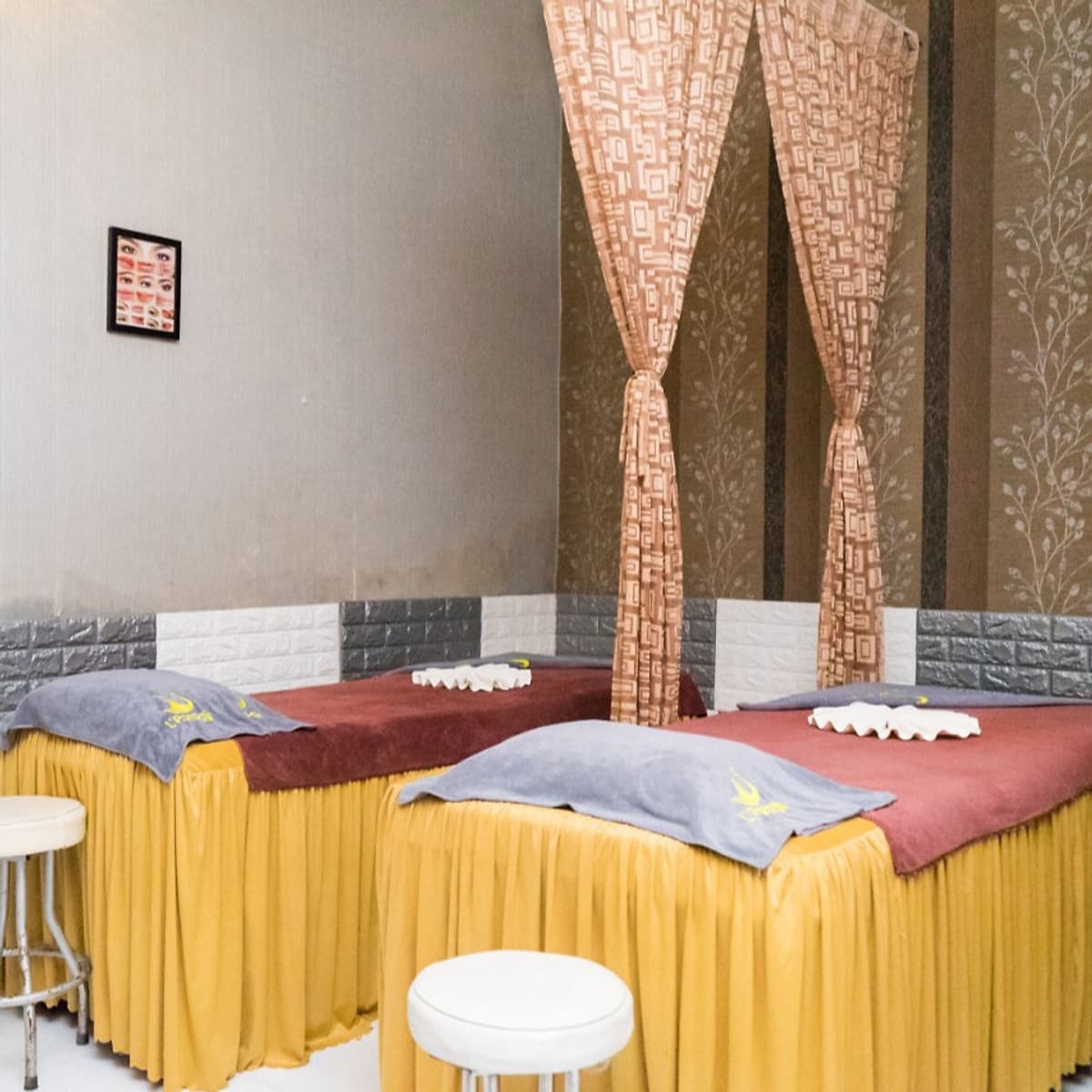 Masssage Body Đá Nóng + Xông Hơi + Chăm Sóc Da Mặt 90 Phút Tại L'Paradis Spa
