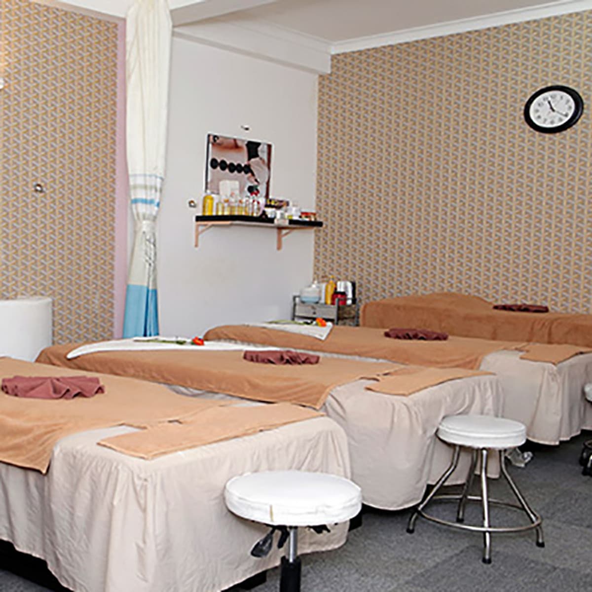 Massage Thư Giãn Đá Nóng 90 Phút Tại Paradise Beauty & Spa