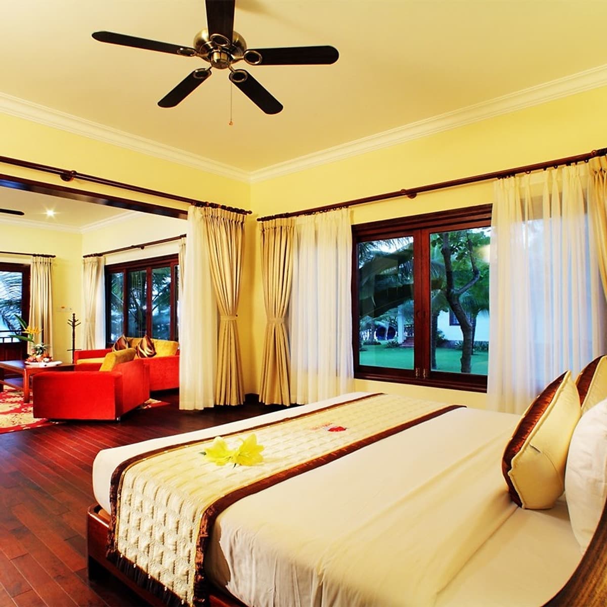 [2021] Golden Coast Resort & Spa 4* Phan Thiết - Gói Ăn 03 Bữa, Hồ Bơi, Bãi Biển Riêng, Gần Kê Gà, Nhiều Ưu Đãi Hấp Dẫn