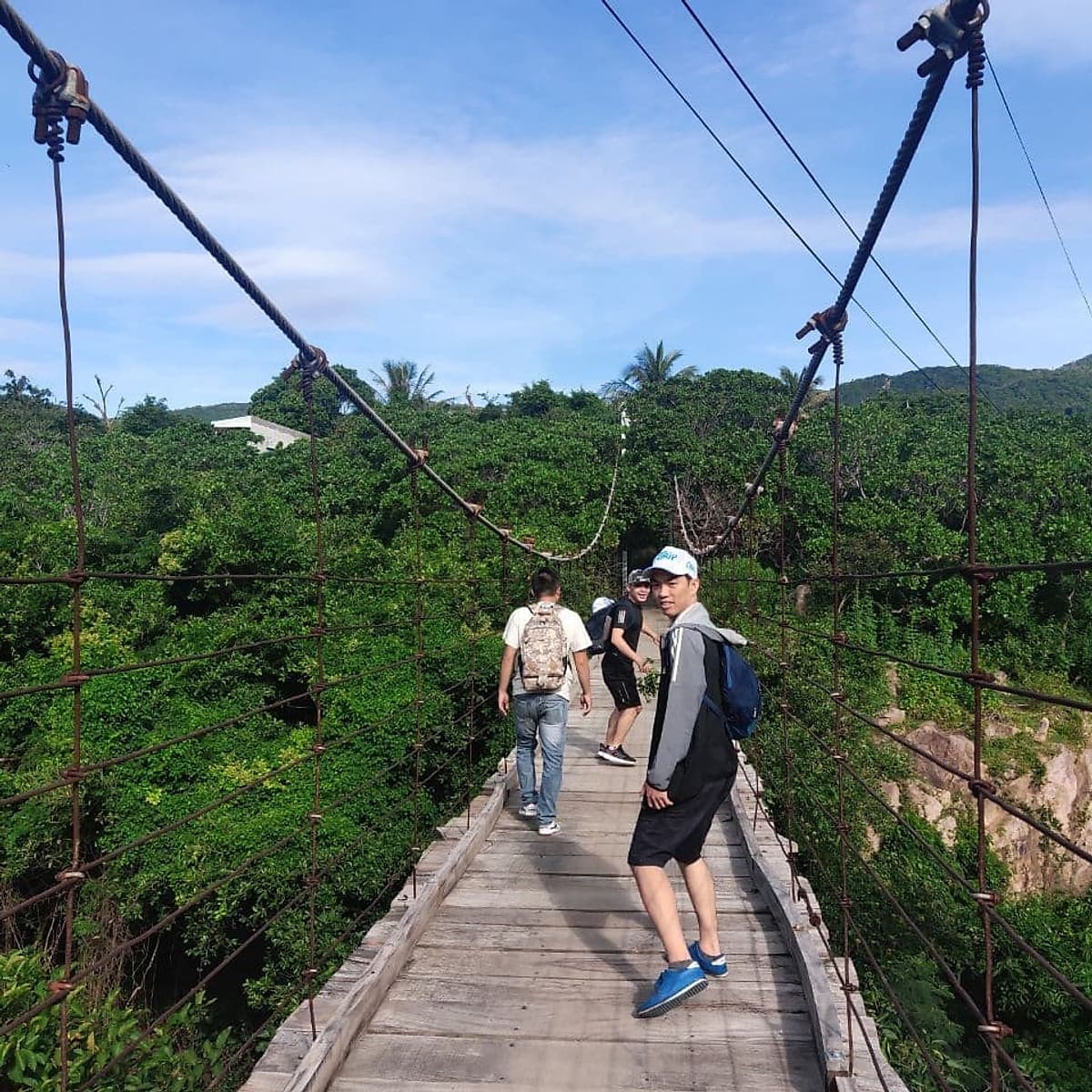 [Tour Tết 2021] 2N2Đ Sài Gòn - Núi Chúa - Vịnh Vĩnh Hy - Leo Núi Trekking 7Km - Suối Lồ Ồ - Cắm Trại Lalaland Camping Bên Biển, Khởi Hành Mùng 4 Tết