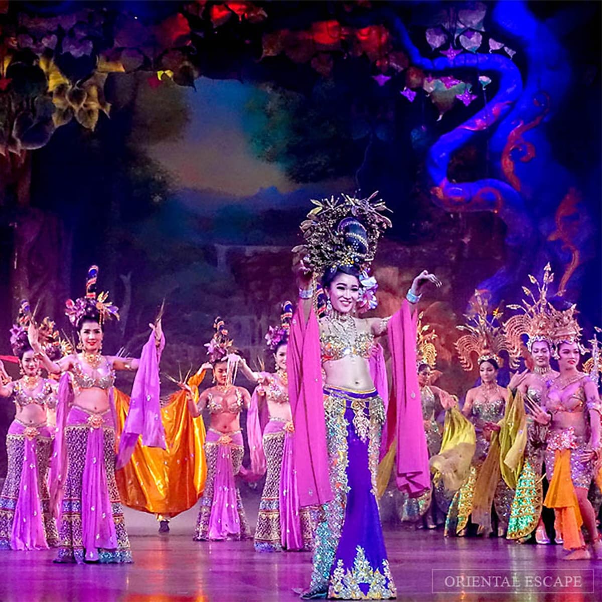 Vé Xem Alcazar Cabaret Show Ở Pattaya, Thái Lan - Ghế Thường