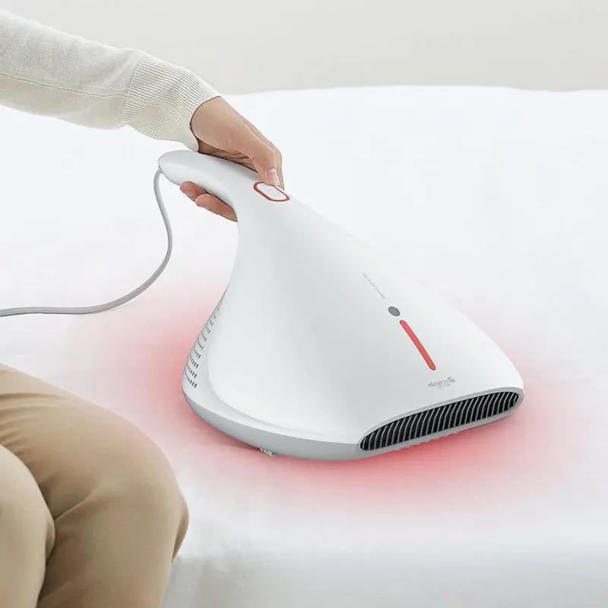 Máy Hút Bụi Khử Khuẩn Vệ Sinh Giường Đệm - Loại Cầm Tay Cao Cấp - Tiệt Trùng Bằng Tia UV - Đảm Bảo Sức Khỏe Cho Cả Gia Đình - Hàng Cao Cấp, Chính Hãng - Màu Ngẫu Nhiên