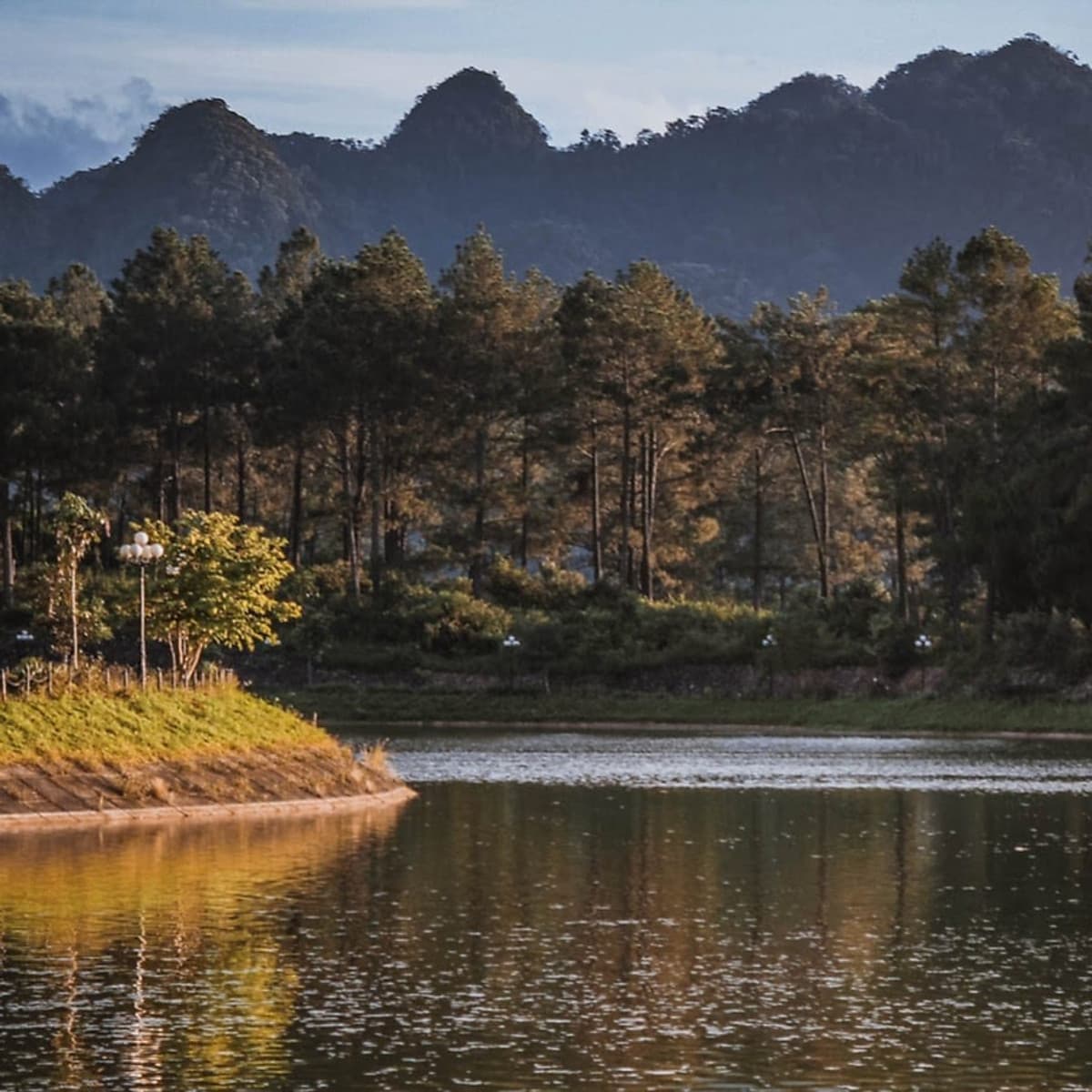 [Tour Tết] tham quan Hà Nội - Mộc Châu - Ninh Bình 4 ngày 3 đêm mùng 2 - 3- 4 Tết khởi hành tại thành phố Hồ Chí Minh bằng máy bay Vietjet Air