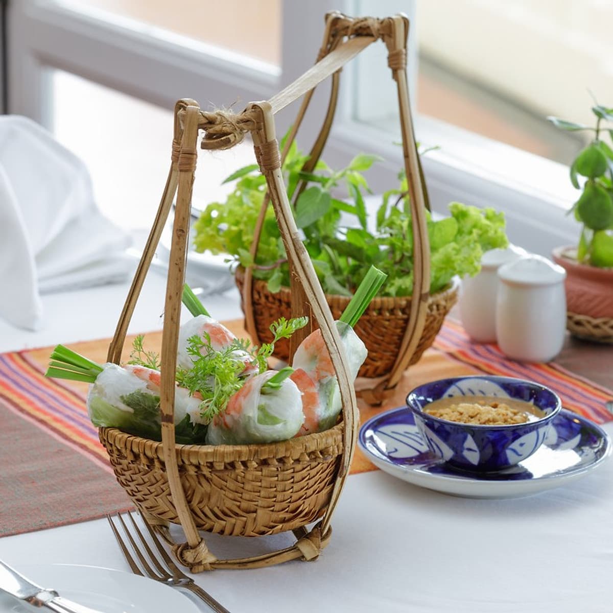 Victoria Châu Đốc Hotel 4* An Giang - Bữa Sáng, Hồ Bơi View Ngã Ba Sông, Trung Tâm Thành Phố