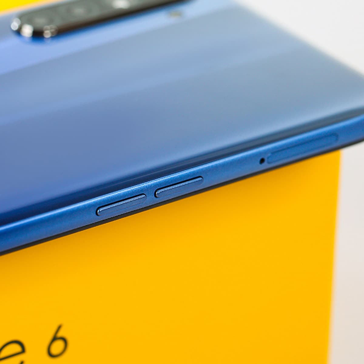 Điện Thoại Realme 6 (8GB/128GB) - Hàng Chính Hãng