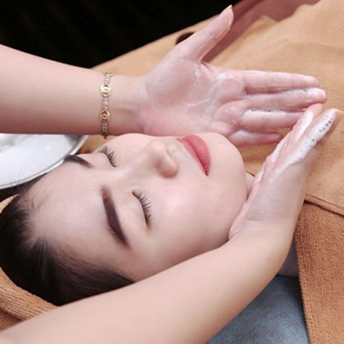 Liệu Trình Trắng Sáng Làn Da Tại Bevita Facial Spa