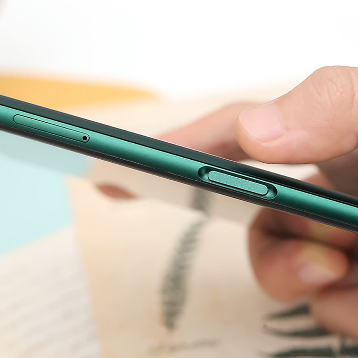 Điện thoại Vsmart Aris (8GB/128GB) - Hàng Chính Hãng