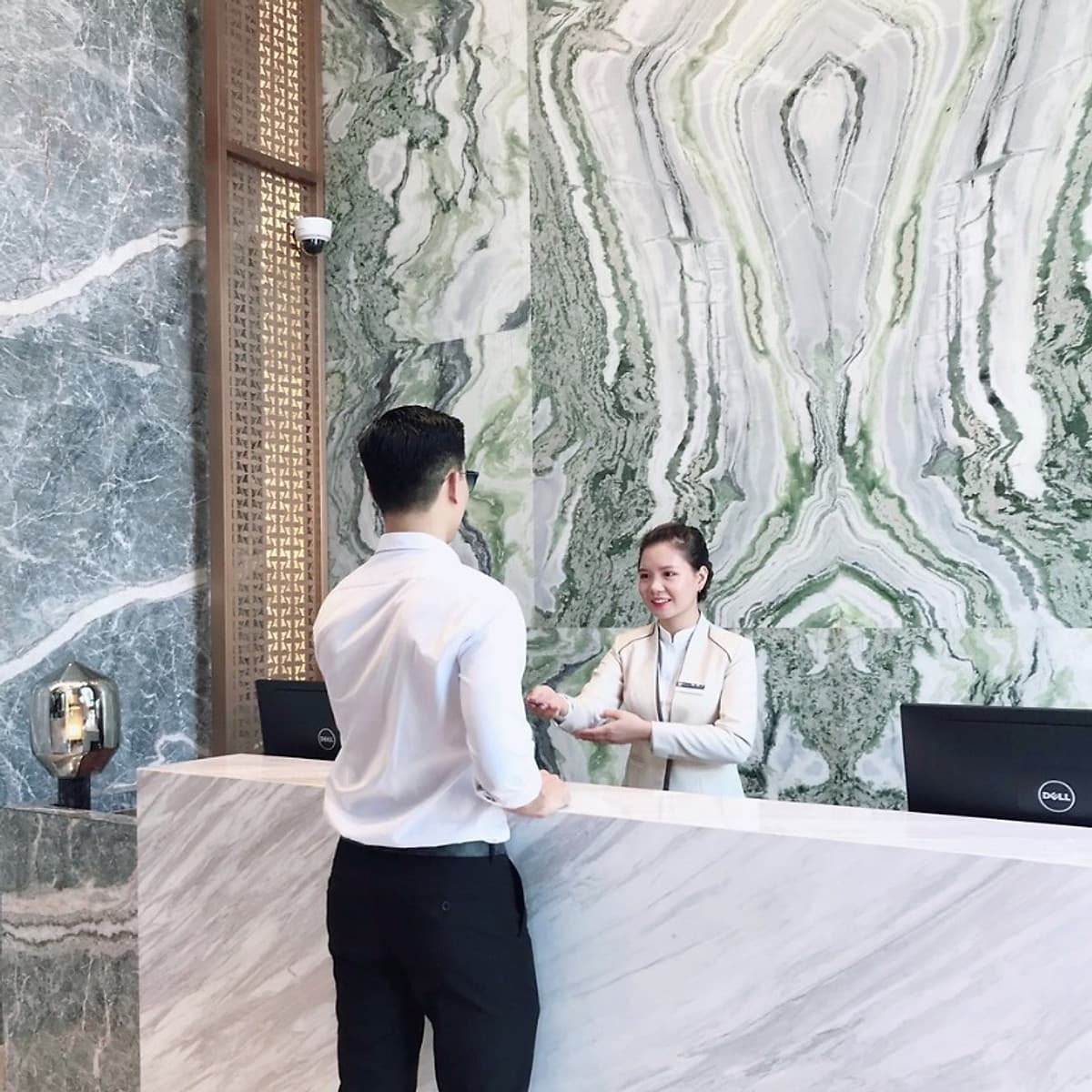 D'Lecia Hotel 3* Hạ Long - Gồm Bữa Sáng, Khách Sạn Mới, Ngay Trung Tâm Bãi Cháy, Gần Biển, Thuận Tiện Thăm Vịnh