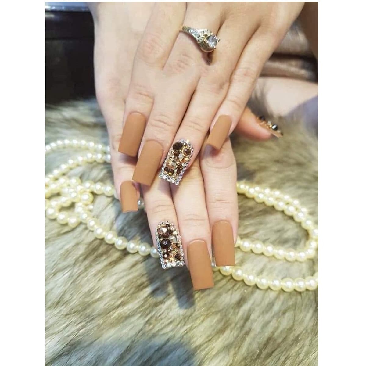 Combo Cắt da + Ốp + Sơn Gel tại NyNa Nails