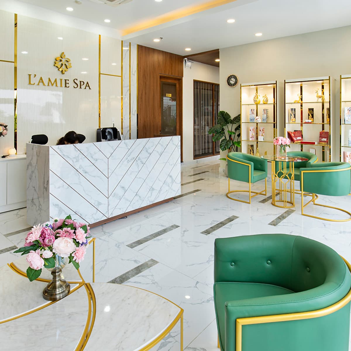Combo Chăm Sóc Trị Liệu Da Mụn + Massage Đầu Cổ Vai Tại L’amie Spa