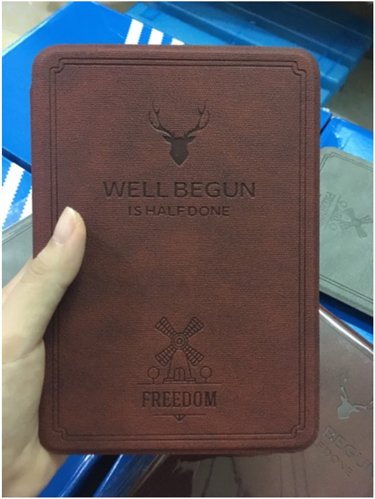Combo Máy Đọc Sách Kindle Paperwhite 4 Gen 10 (8GB - Màu Đen - Hàng nhập khẩu) và Bao Da WELL BEGUN