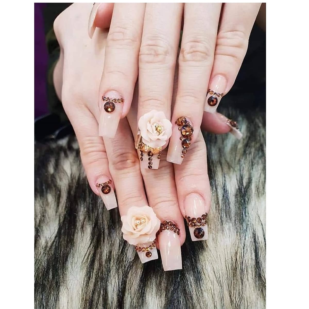 Combo Cắt da + Ốp + Sơn Gel tại NyNa Nails