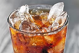 [Nhập mã COCATET2021] Lốc 24 Chai Nước Giải Khát Có Gas Coca-Cola (600ml / Chai)