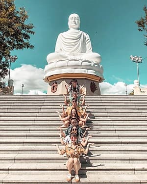 Tour city Nha Trang Nhà Thờ Đá - Chùa Long Sơn - Nhà Yến - Tháp Bà - Tắm Bùn 1 Ngày