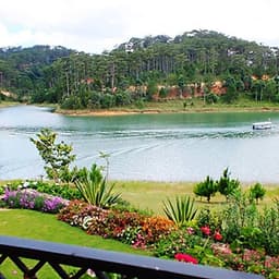Voucher Xe 7 Chỗ Đưa / Đón Sân Bay Liên Khương - Terracotta Resort, Khu vực Hồ Tuyền Lâm