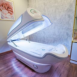 Combo Chăm Sóc Da Chuyên Sâu Với Liệu Trình Điện Di Vitamin C + Massage Đầu Cổ Vai Tại L’amie Spa