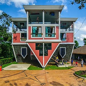 Vé Ngôi Nhà Úp Ngược The Upside Down House Phuket - The Garden Maze