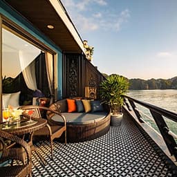 Combo Trọn Gói 2N1Đ Ngủ Đêm Trên Du Thuyền 5 sao Rosy Cruises Khám Phá Vịnh Hạ Long (Miễn Phí Chèo Thuyền Kayak, 04 Bữa Ăn Tiêu Chuẩn 5 Sao, Câu Mực Đêm...)