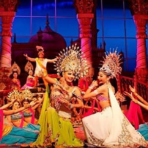Vé Tiffany show ở Pattaya (Suất 19:30 - 20:45) - Ghế tầng lửng