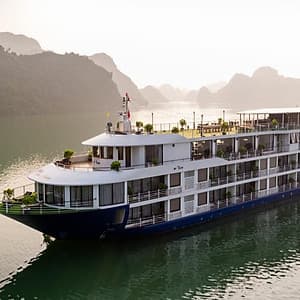 Combo Trọn Gói 2N1Đ Ngủ Đêm Trên Du Thuyền 5 Sao Mon Cheri Cruies Tại Vịnh Hạ Long (Miễn phí chèo thuyền kayak khám phá Vịnh Lan Hạ, câu mực đêm)