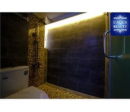 PHI THUYỀN HẤP TRẮNG DƯỠNG DA BODY VỚI TINH CHẤT NGỌC TRAI HÀN TẠI L’AQUA BEAUTY