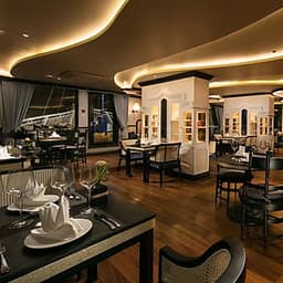 Trải Nghiệm Cực Sốc Tour Du Lịch 2 Ngày 1 Đêm Ngủ Trên Du Thuyền  5 Sao Lapinta Luxury Thăm Vịnh Hạ Long, Trải Nghiệm Chèo Thuyền  Kayak