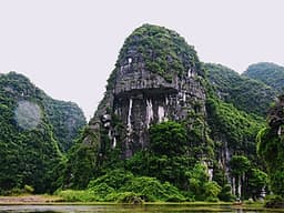 Tour Lễ Hội Hoa Lư - Tam Cốc, Khởi hành hàng ngày từ Hà Nội, ăn Buffet trưa