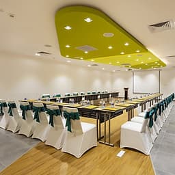 Ariyana SmartCondotel 5* Nha Trang - Gói 3N2Đ Dành Cho 02 Người, Bữa Sáng, Hồ Bơi, Gần Biển, Đón Sân Bay