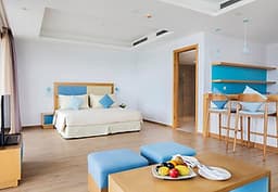 VOUCHER TRIPLUX - 4N3Đ TẠI HỆ THỐNG KHU NGHỈ DƯỠNG FLC- Áp dụng Từ thứ 6 đến thứ 2 DÀNH CHO  2 NGƯỜI LỚN + 2 TRẺ EM DƯỚI 6 TUỔI
