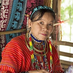 Vé Làng Moo Baan Chon Pao Pattaya, Thái Lan (Vé Vào Cổng + Xem Show + Đưa Đón)