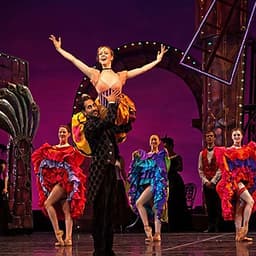Vé show Alcazar Cabaret ở Pattaya - Ghế thường ( suất 21:30 - 22:40 giờ)