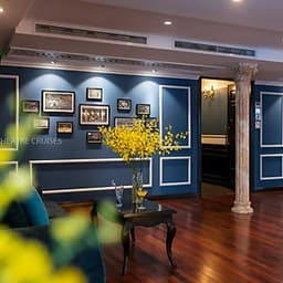Tận Hưởng Kỳ Nghỉ Tuyệt Vời Với Tour Trọn Gói 2N1Đ Ngủ Đêm Trên Du Thuyền 5 sao Le Theatre Cruises Tại Vịnh Hạ Long (Chèo Thuyền Kayak Khám Phá Vịnh Hạ Long)