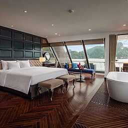 Tour Trọn Gói 2N1Đ Ngủ Đêm Trên Du Thuyền 5* Stellar Of The Seas Cruises Siêu Đẳng Cấp Tại Vịnh Hạ Long (Chèo Thuyền Kayak Khám Phá Vịnh, Ăn 04 bữa, Câu Mực Đêm)