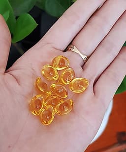 Chum vàng may mắn (gồm 01 hủ sứ + 10 thỏi vàng 1.5cm + 7 hạt gốm mèo)