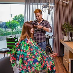 Combo Chăm Sóc Da Chuyên Sâu Với Liệu Trình Điện Di Vitamin C + Massage Đầu Cổ Vai Tại L’amie Spa
