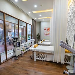 Combo Chăm Sóc Trị Liệu Da Mụn + Massage Đầu Cổ Vai Tại L’amie Spa