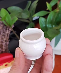 Chum vàng may mắn (gồm 01 hủ sứ + 10 thỏi vàng 1.5cm + 7 hạt gốm mèo)